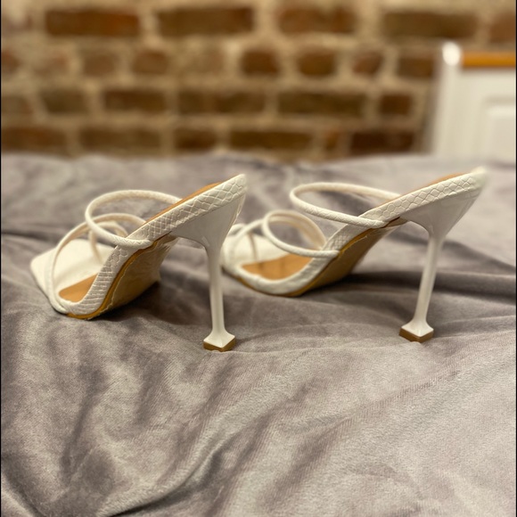 New - Picture 2 of 3